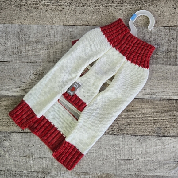 HAPPY HOWLIDAYS | NWT Dog Christmas Sweater in White/Red sz S - Picture 2 of 8